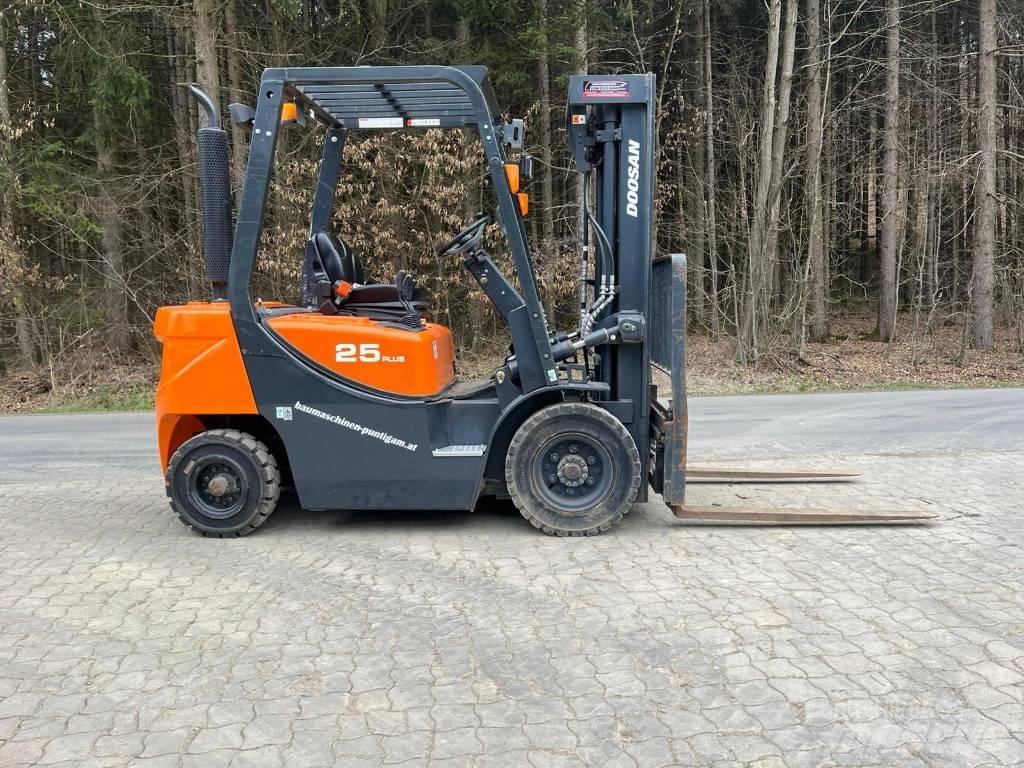 Doosan D 25 GP ディーゼル・軽油