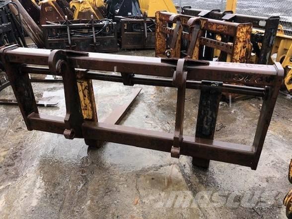 CAT IT 38 G フォーク