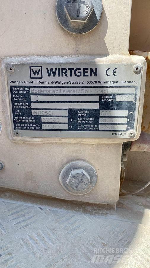 Wirtgen WR250i アスファルトリサイクルマシン