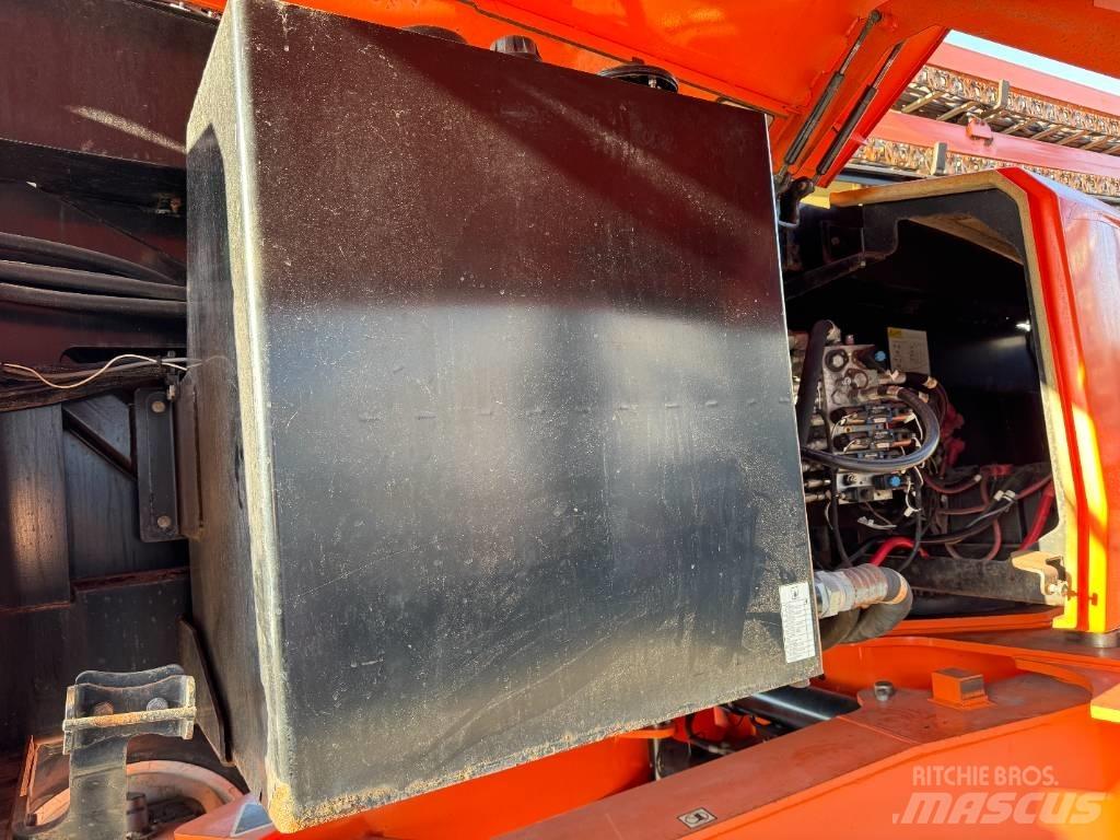 JLG 1850 SJ ブームリフト　直伸型