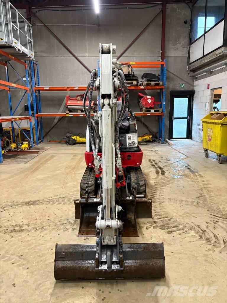 Takeuchi TB 225 ミニ油圧ショベル 7t以下（ミニユンボ・ミニディガー）