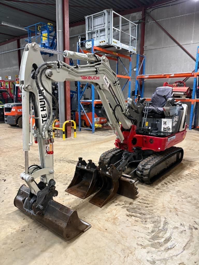 Takeuchi TB 225 ミニ油圧ショベル 7t以下（ミニユンボ・ミニディガー）