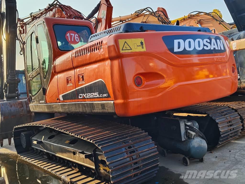 Doosan DX 225 LC-9C 大型油圧ショベル12t以上（パワーショベル・ユンボ）