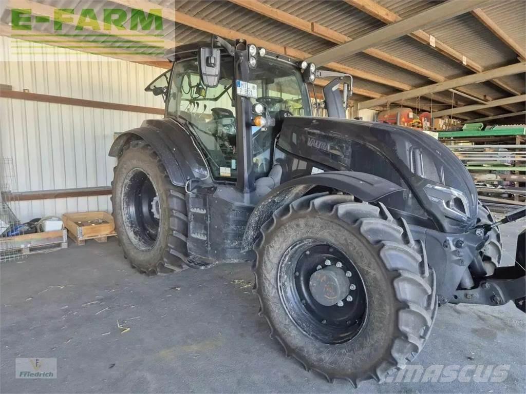 Valtra t235a トラクター