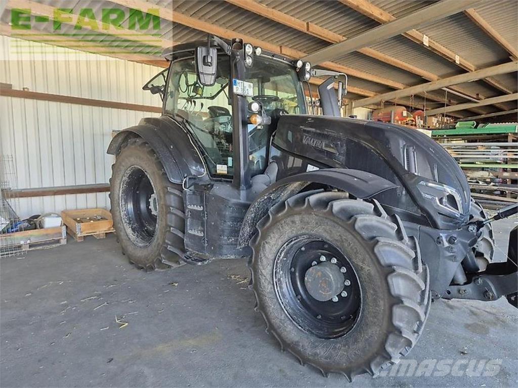 Valtra t235a トラクター