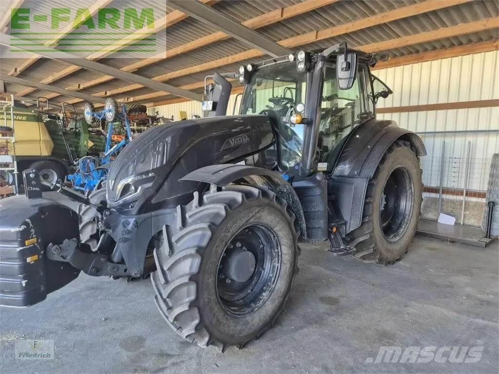 Valtra t235a トラクター