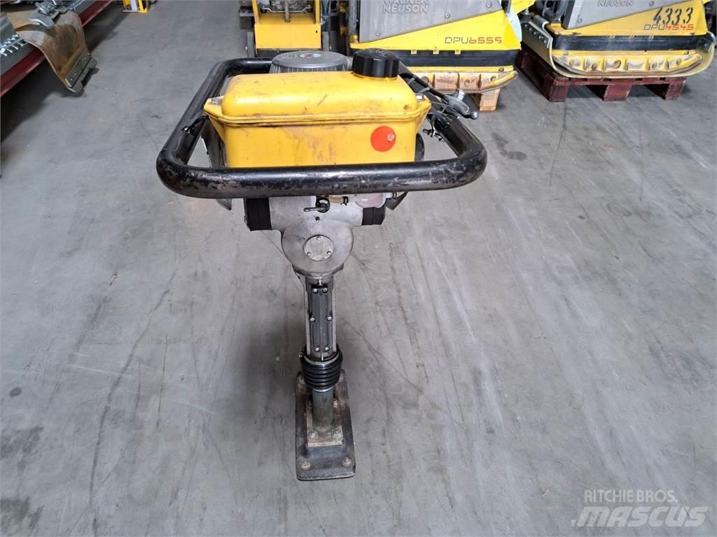 Wacker Neuson BS30 タンパ/転圧バイブレータ