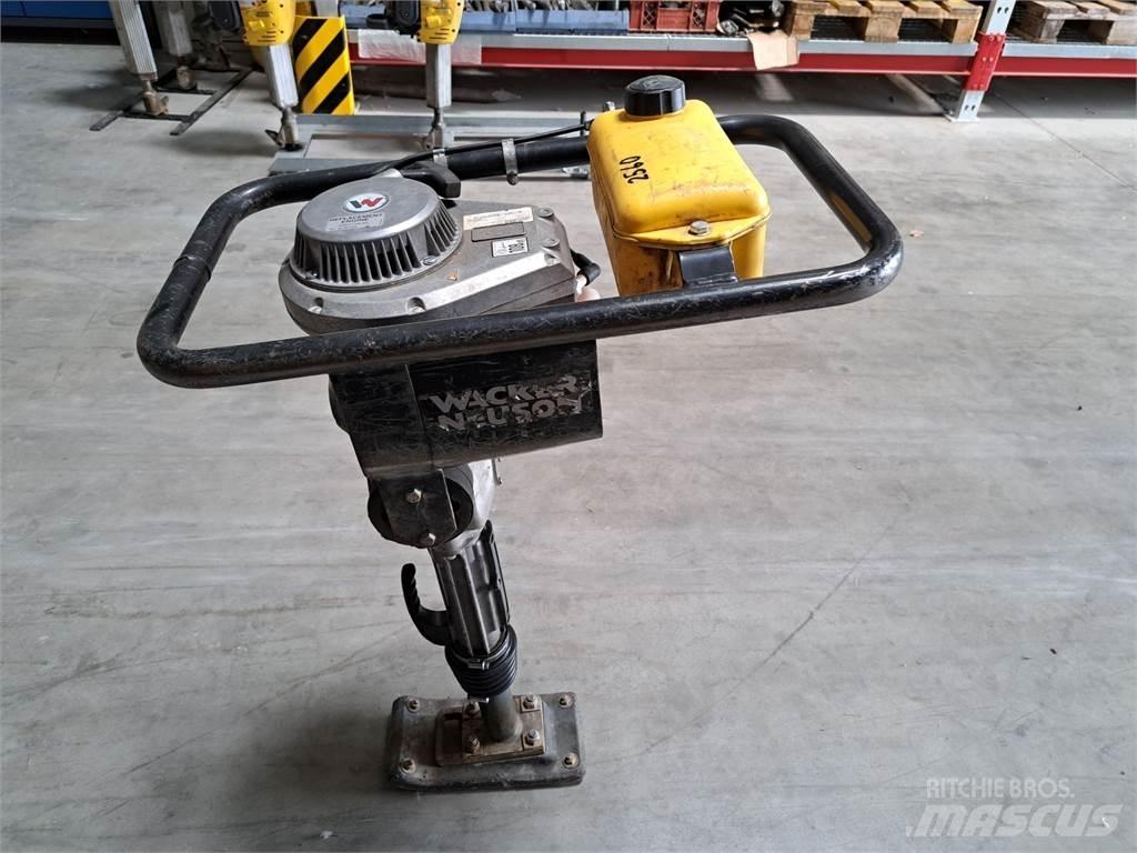 Wacker Neuson BS30 タンパ/転圧バイブレータ