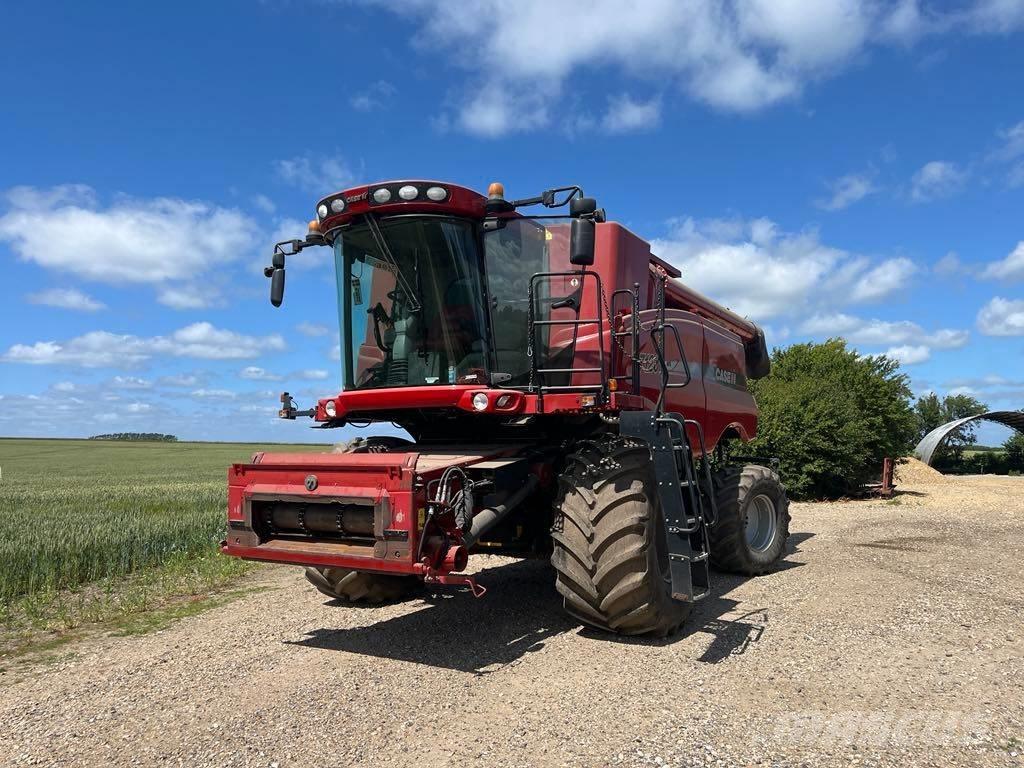 CASE Axial Flow 7120 コンバイン