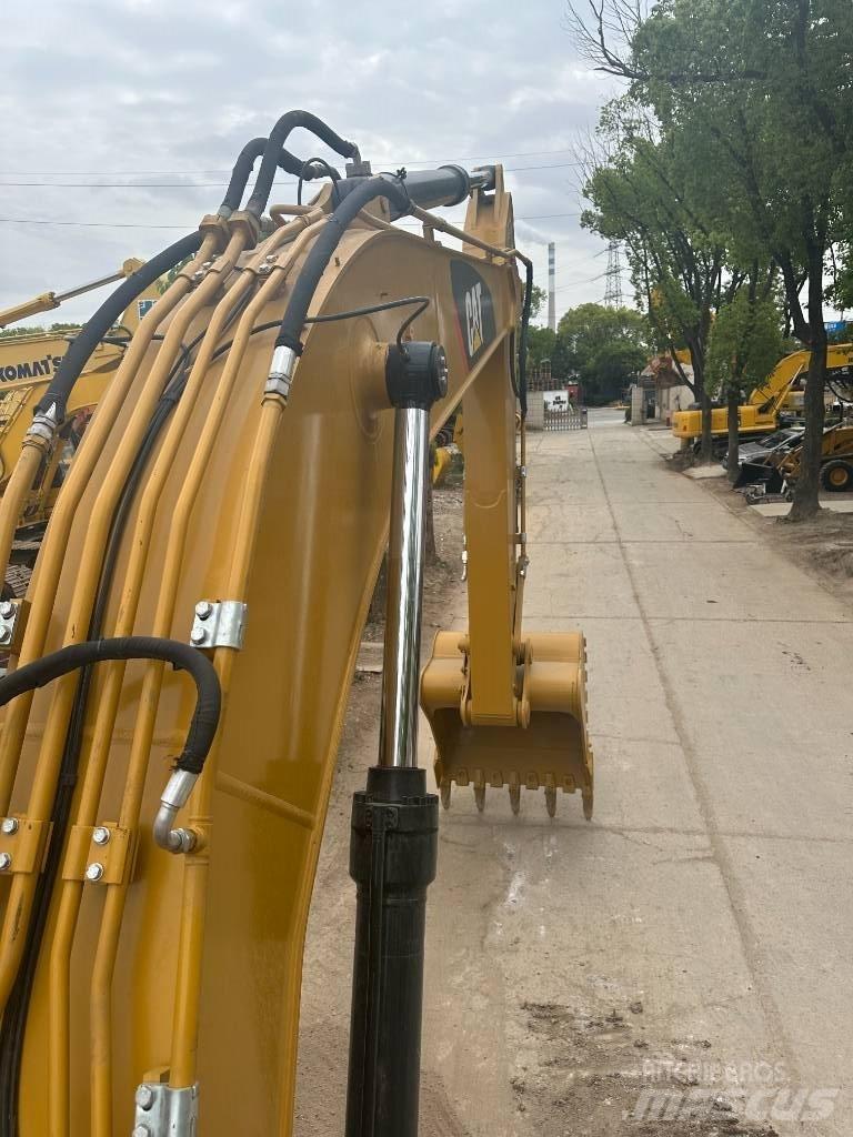 CAT CAT330D 中型油圧ショベル 7ｔ-12ｔ（ユンボ・パワーショベル・バックホー）