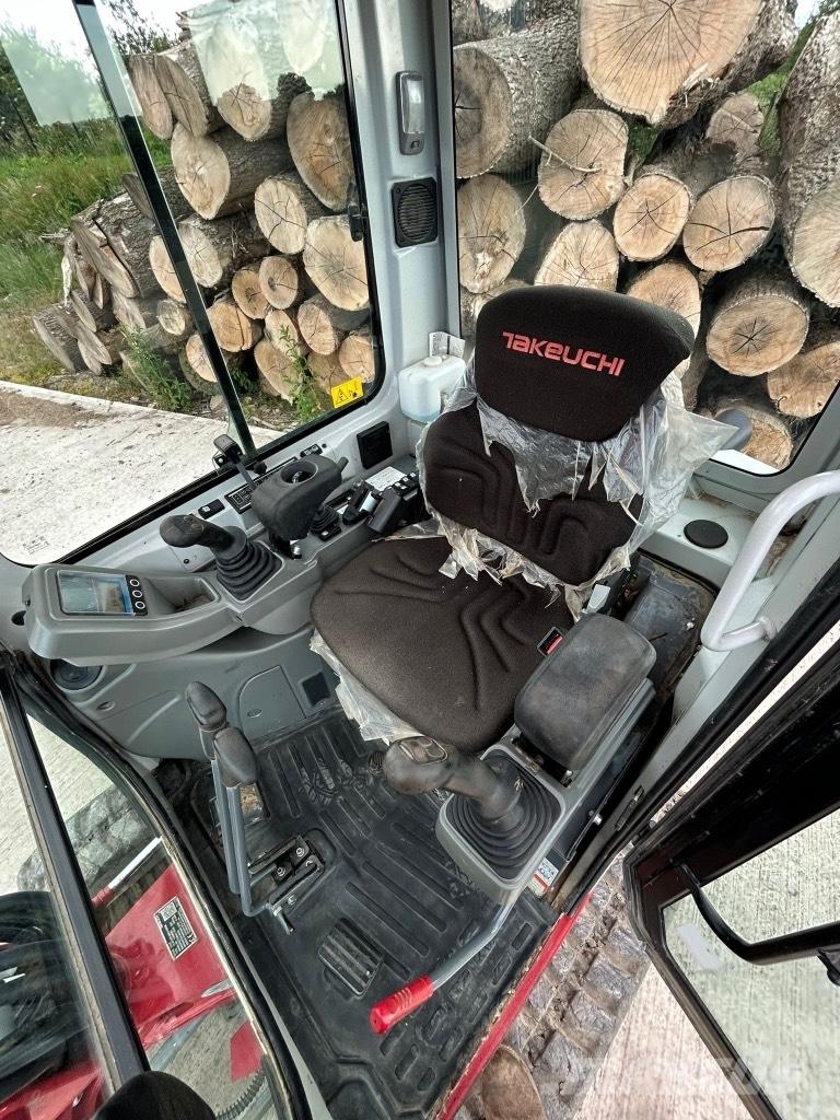 Takeuchi TB 225 ミニ油圧ショベル 7t以下（ミニユンボ・ミニディガー）