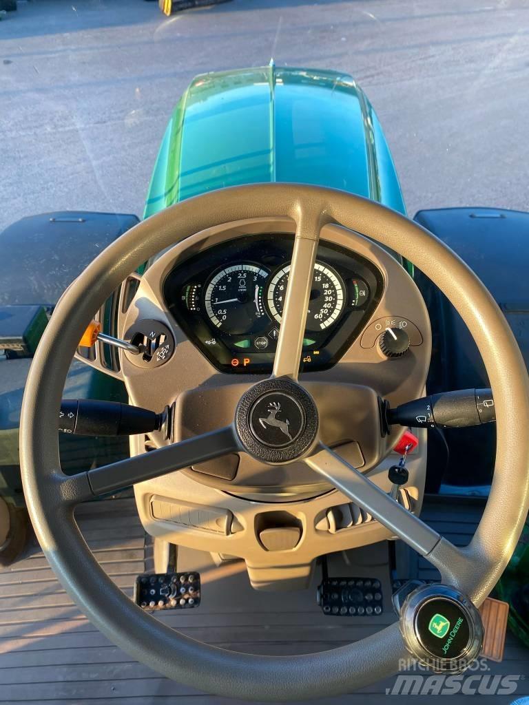 John Deere 6215 R トラクター