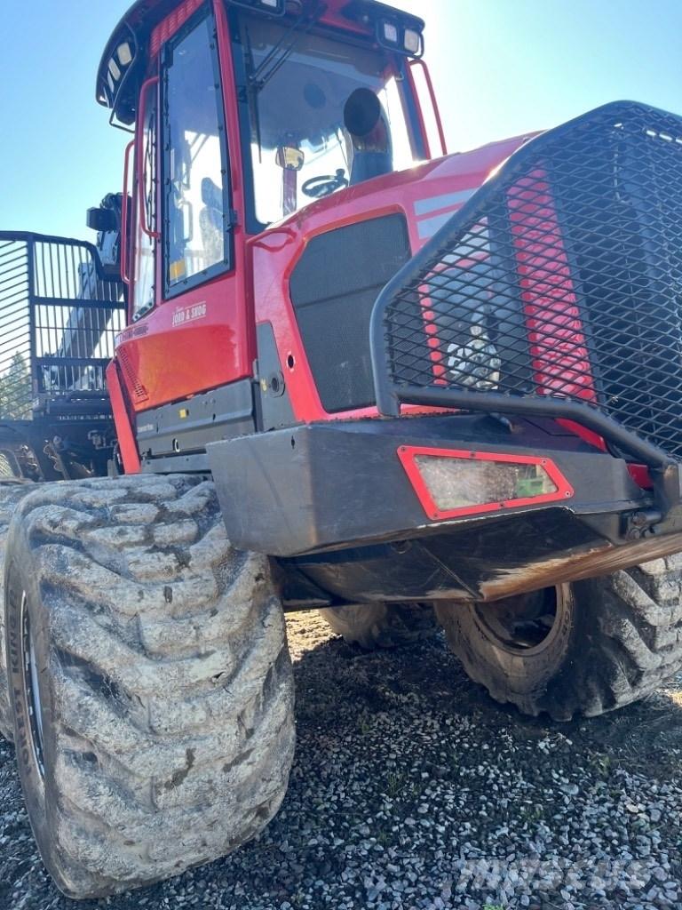 Komatsu 895 フォワーダー