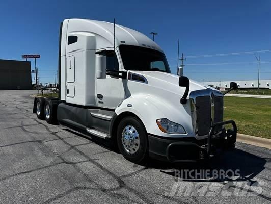 Kenworth T 680 中古トラクターヘッド | トレーラーヘッド