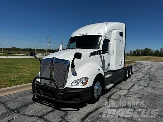 Kenworth T 680 中古トラクターヘッド | トレーラーヘッド