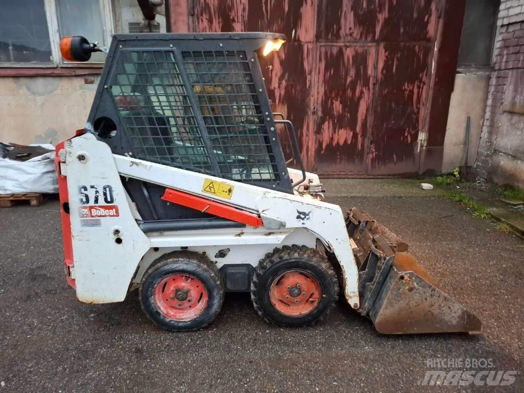 Bobcat S 70 スキッドステアローダー