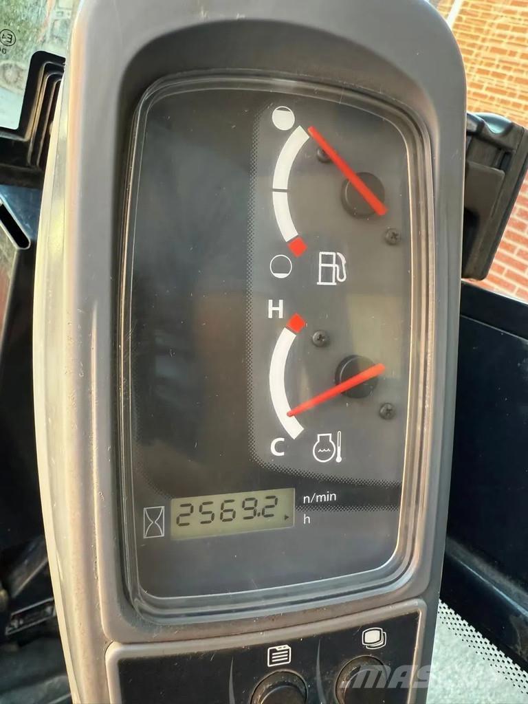 Kubota KX016-4 ミニ油圧ショベル 7t以下（ミニユンボ・ミニディガー）