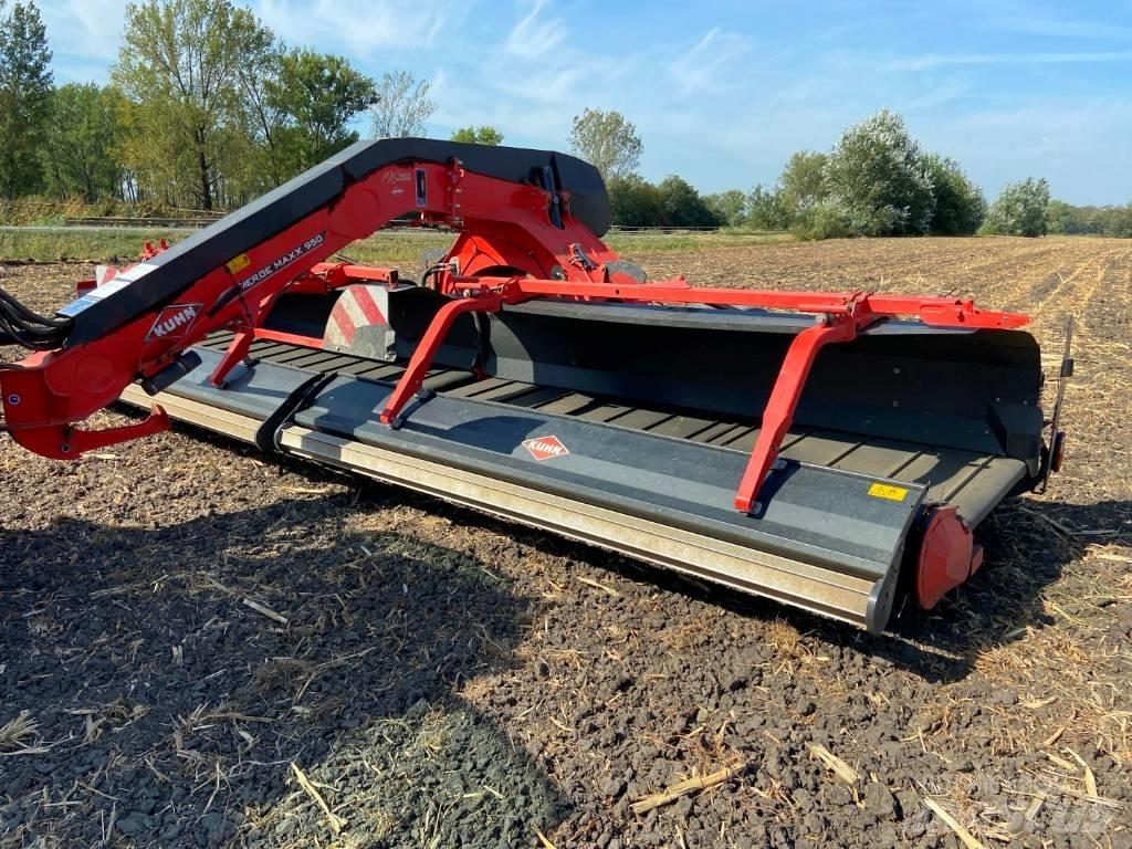 Kuhn Merge Maxx 950 ウィンドローア/レーキ