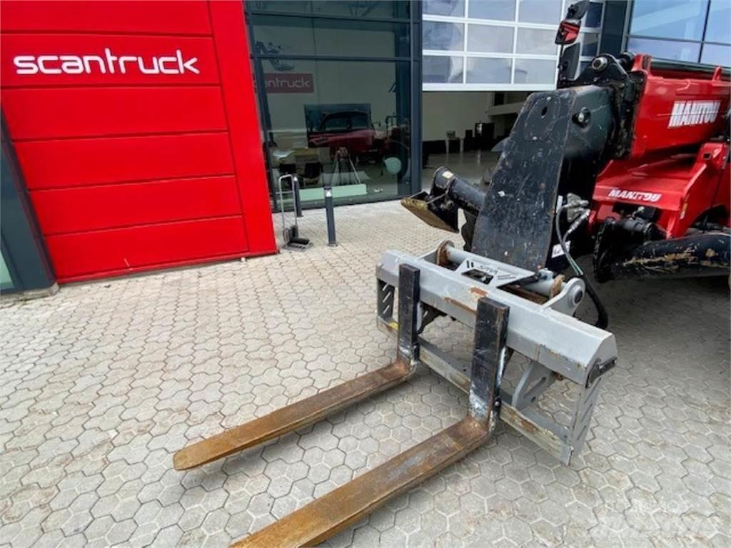 Manitou MT1135 テレスコーピックハンドラー
