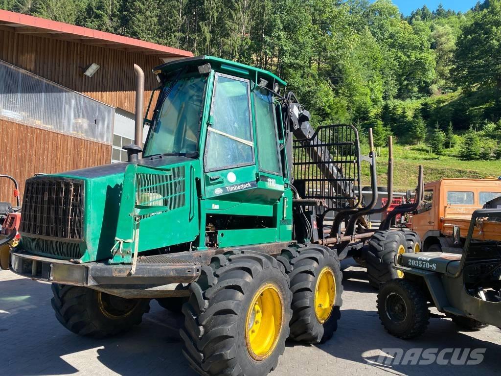 John Deere 1110 フォワーダー