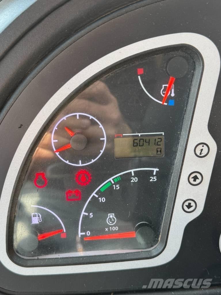 JCB 4CX バックホーローダー