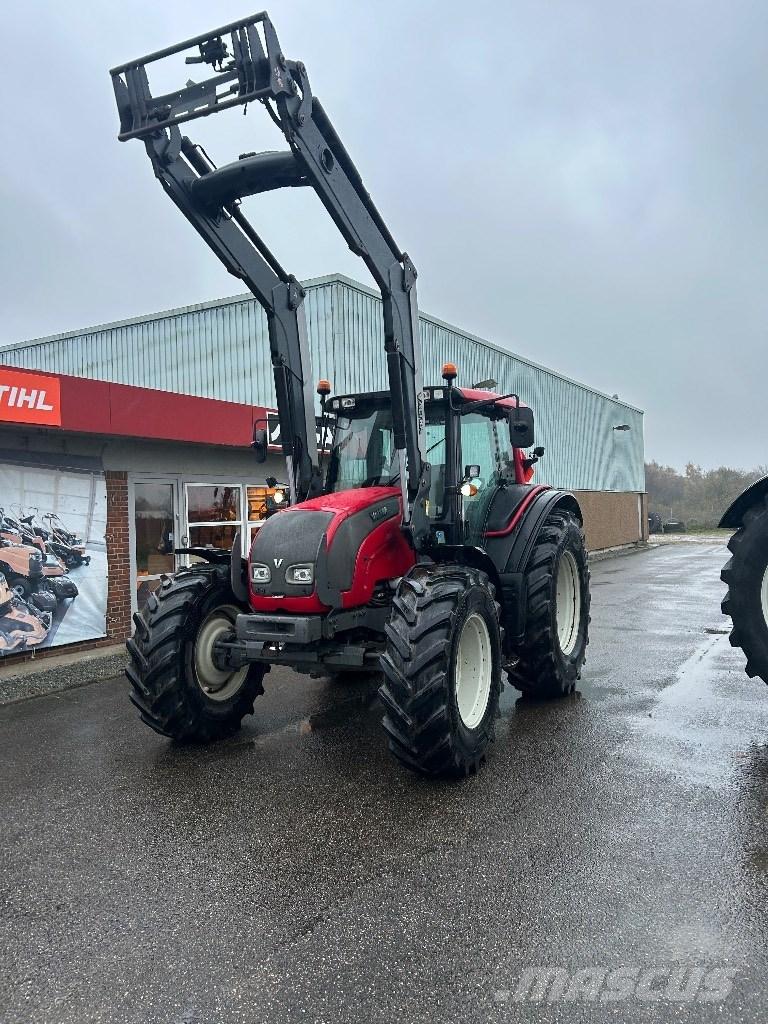 Valtra N 121 トラクター