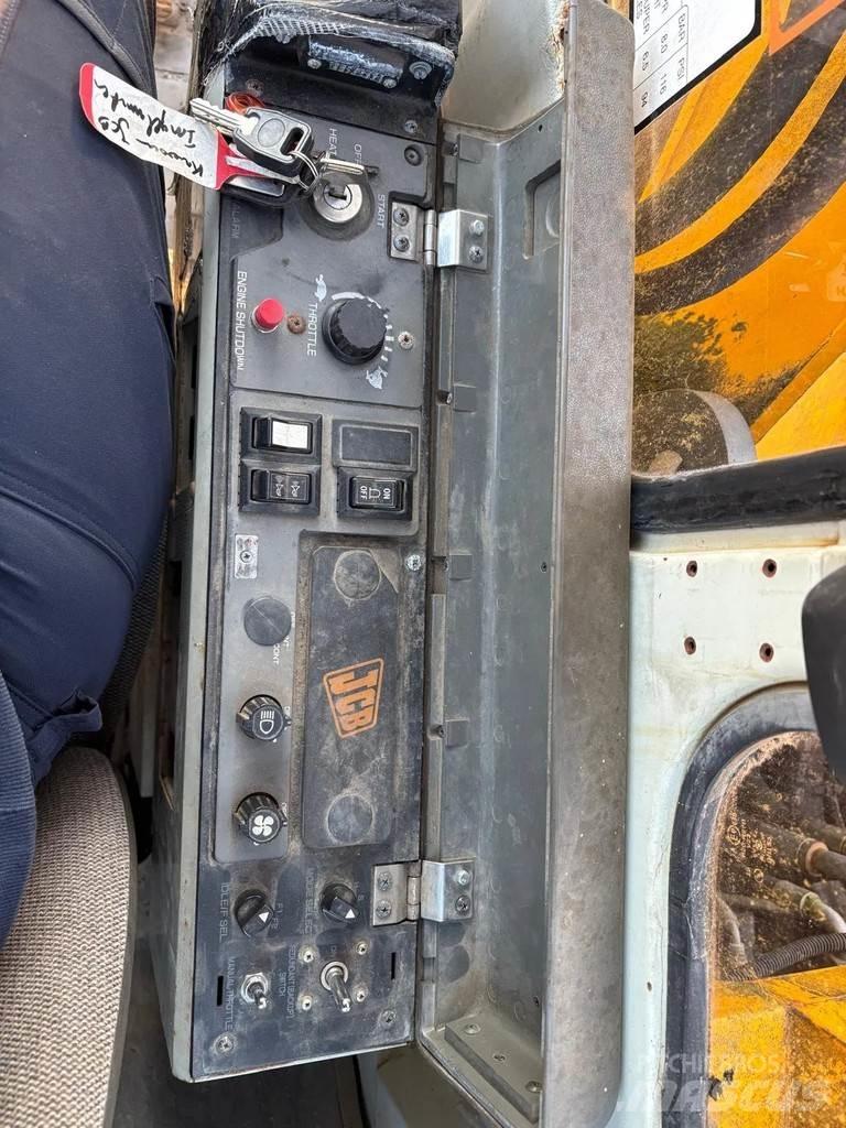 JCB JS130W ホイール式油圧ショベル（パワーショベル・ユンボ・バックホー）