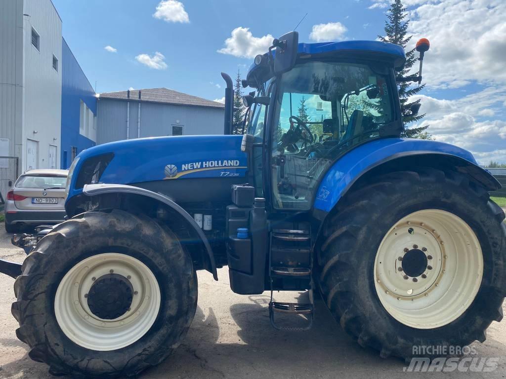 New Holland T 7.235 トラクター