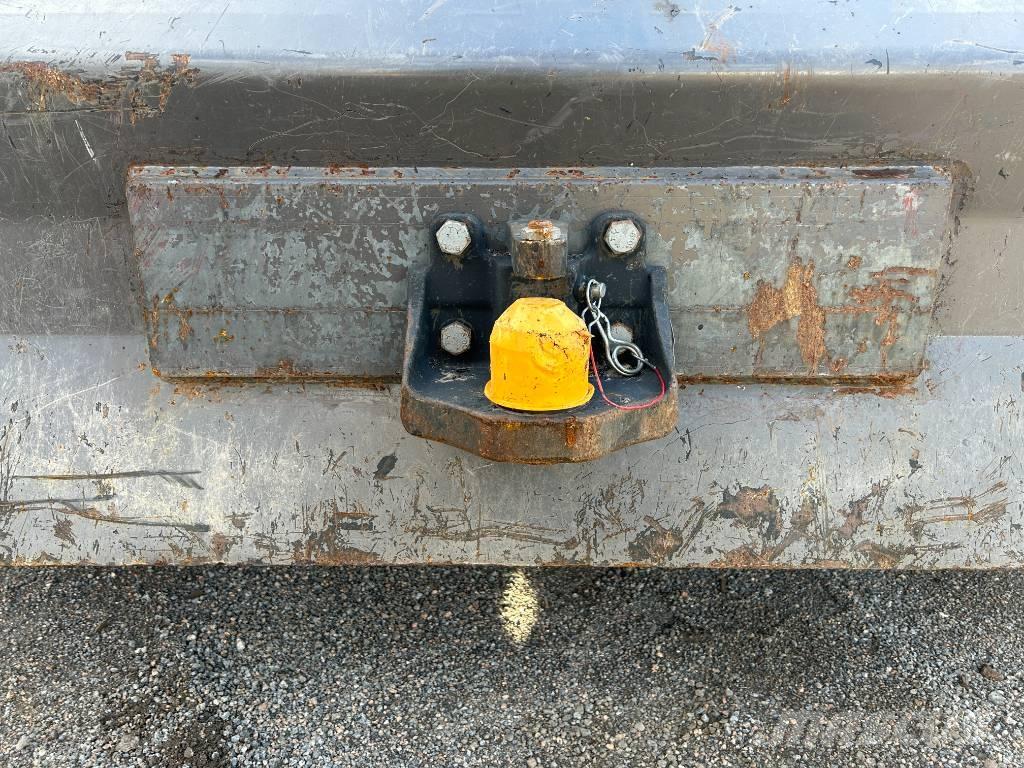 Volvo EWR130E ホイール式油圧ショベル（パワーショベル・ユンボ・バックホー）