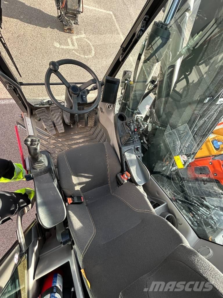 Volvo EWR130E ホイール式油圧ショベル（パワーショベル・ユンボ・バックホー）