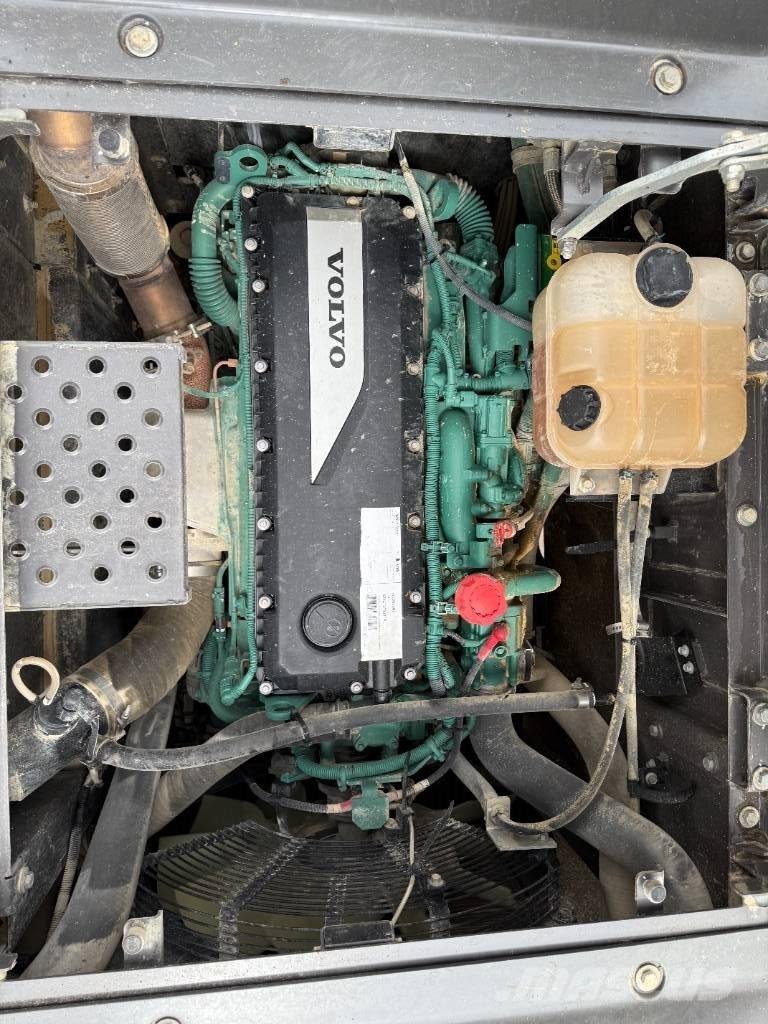 Volvo EC 300 EL 大型油圧ショベル12t以上（パワーショベル・ユンボ）