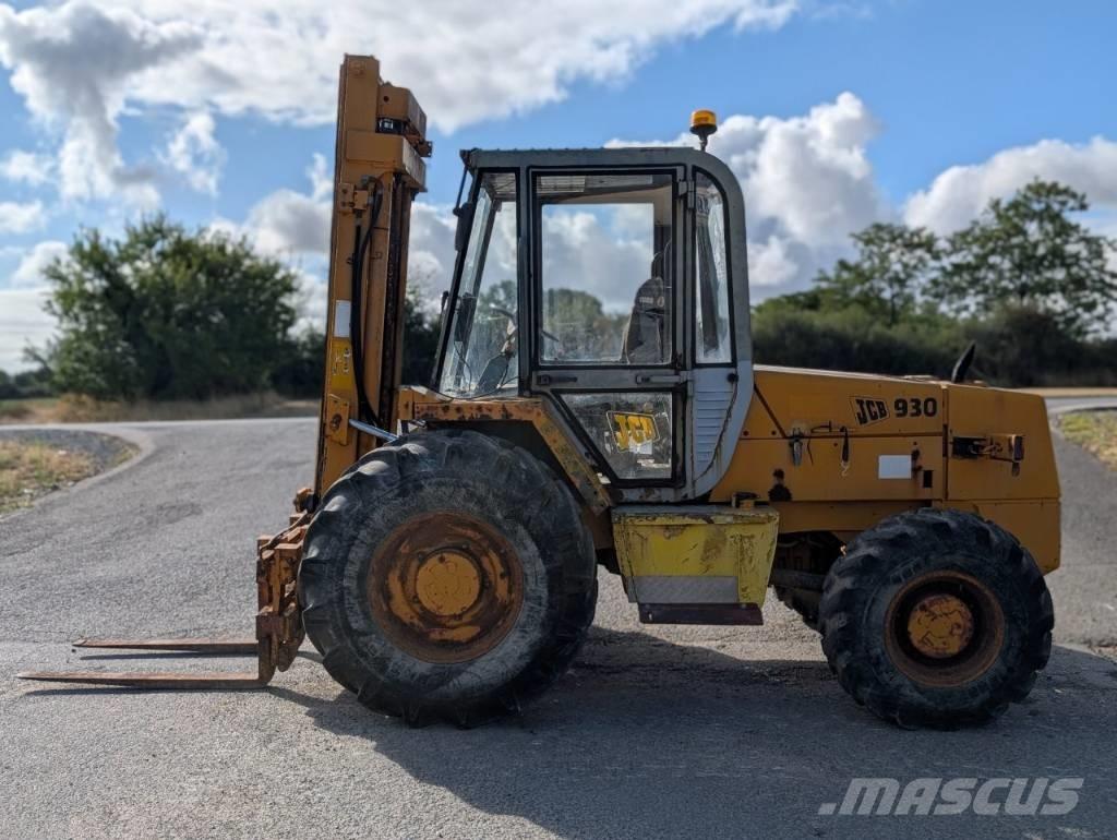 JCB 930 ラフターテレントラック