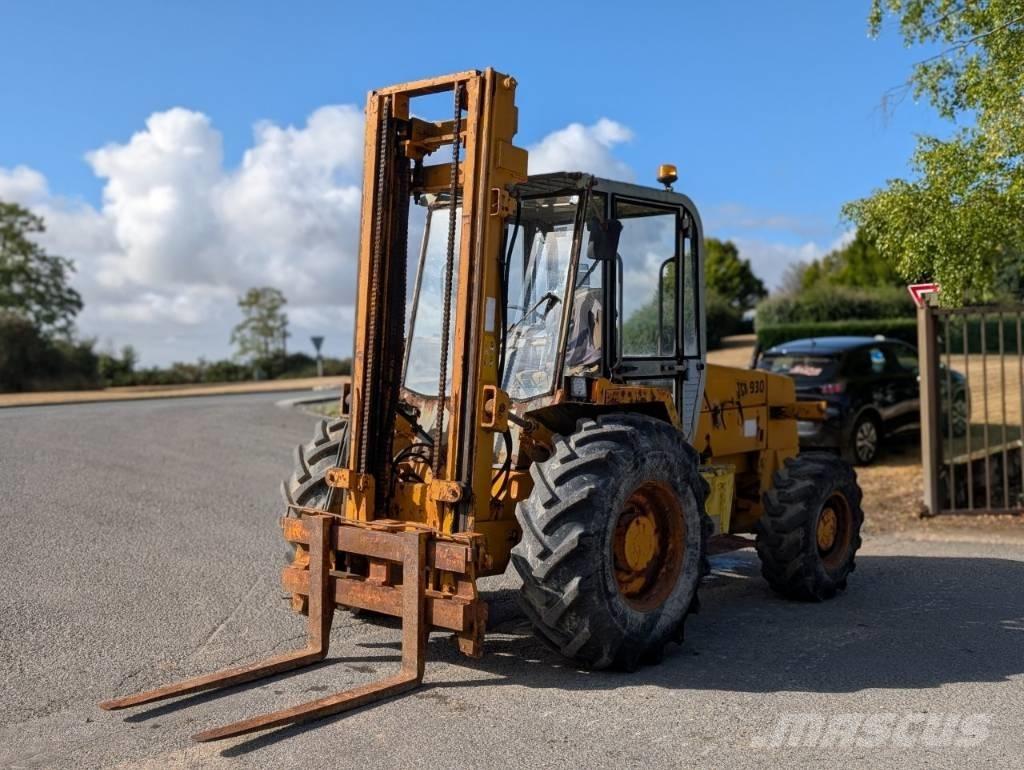 JCB 930 ラフターテレントラック