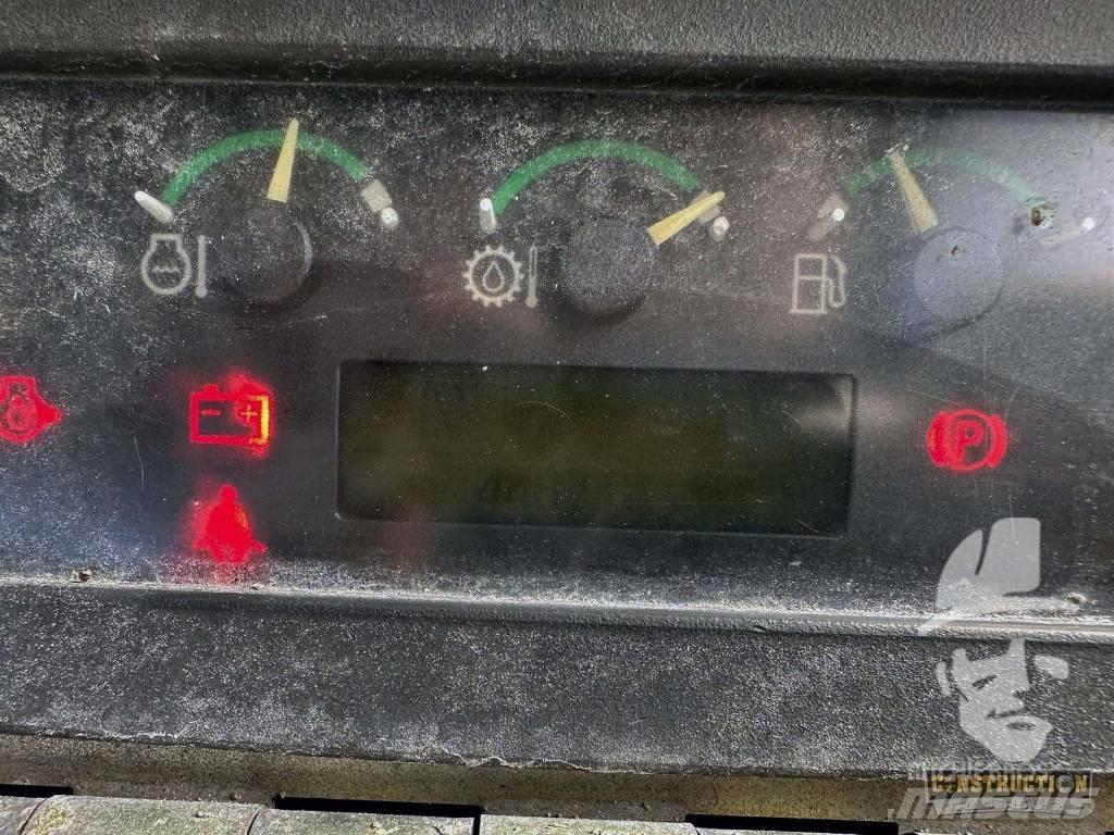 John Deere 310 J バックホーローダー