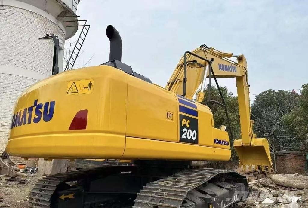 Komatsu PC 200-8 大型油圧ショベル12t以上（パワーショベル・ユンボ）