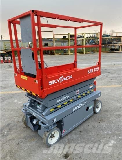 SkyJack SJ III 3219 シザースリフト