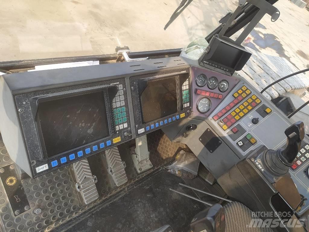 Liebherr LR 1400-2 クローラクレーン