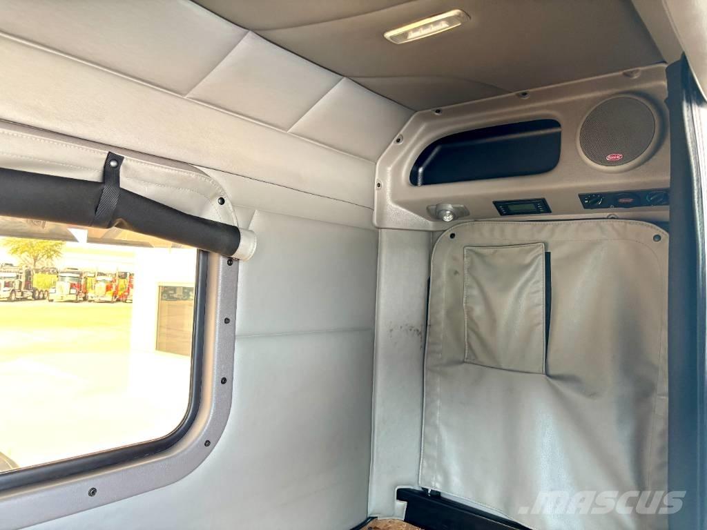 Peterbilt 567 中古トラクターヘッド | トレーラーヘッド