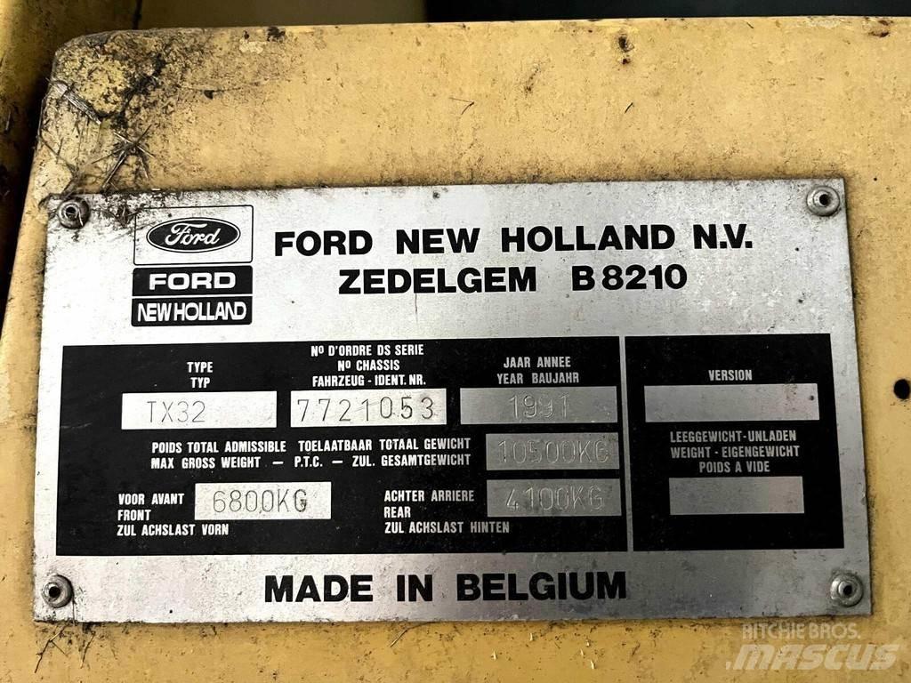 New Holland TX32 コンバイン
