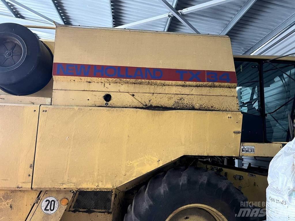 New Holland TX32 コンバイン