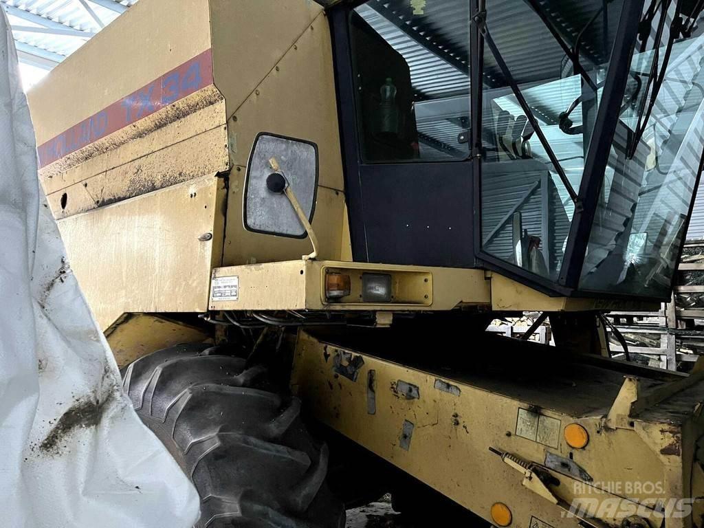 New Holland TX32 コンバイン