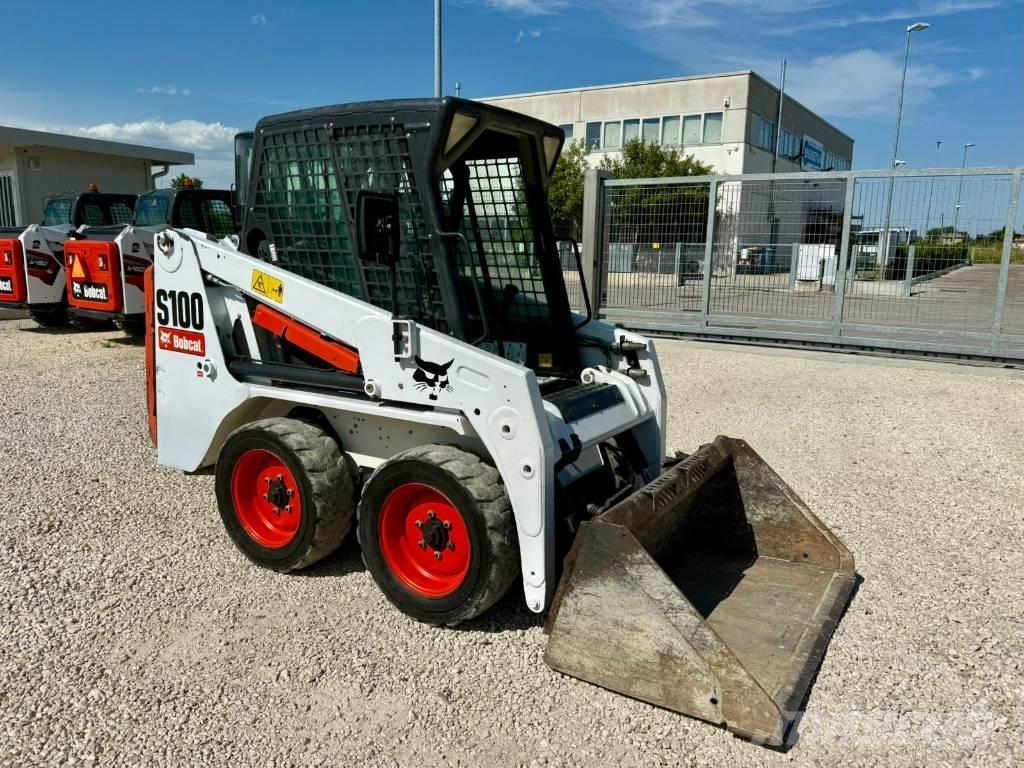 Bobcat S 100 スキッドステアローダー