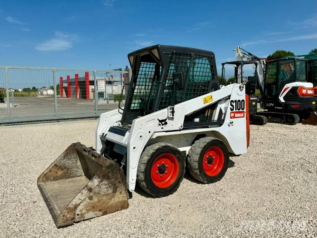 Bobcat S 100 スキッドステアローダー
