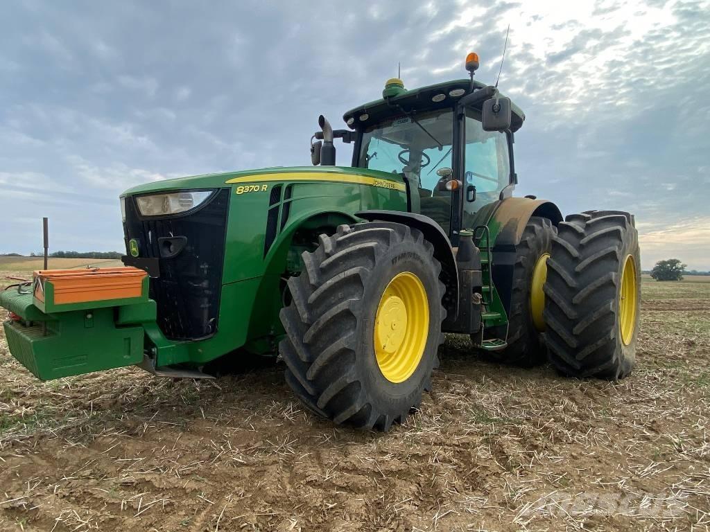 John Deere 8370 R トラクター