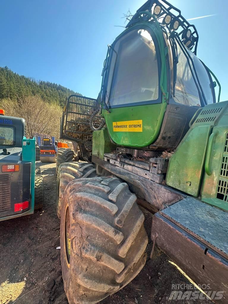 John Deere 810 E フォワーダー