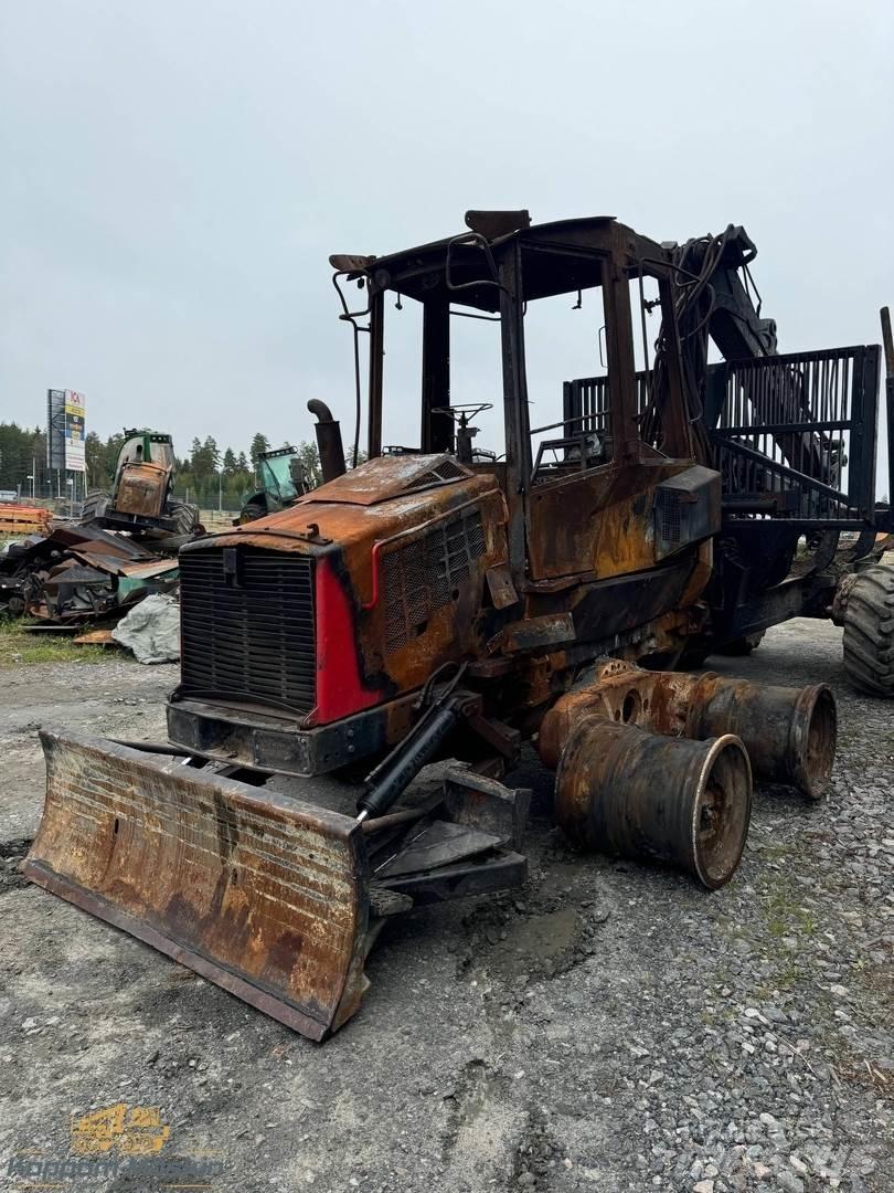 Komatsu 840TX フォワーダー