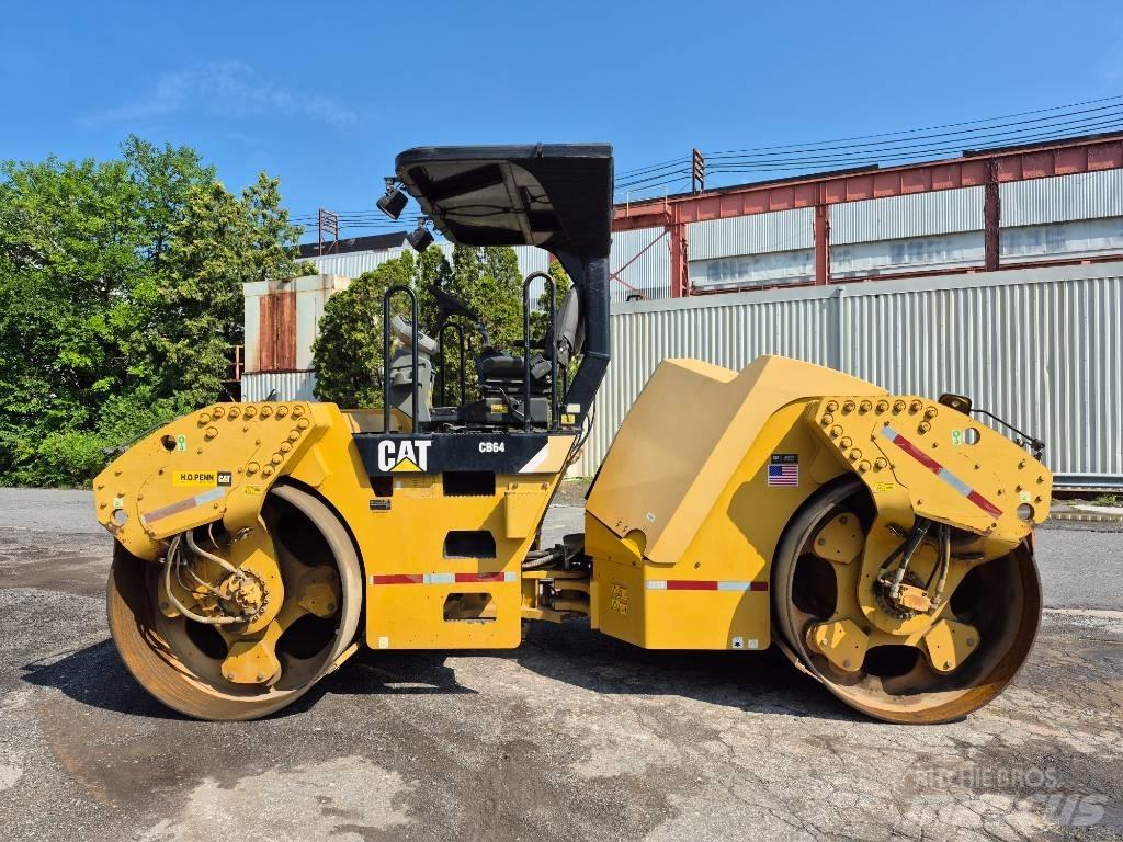 CAT CB 64 タンデムローラ