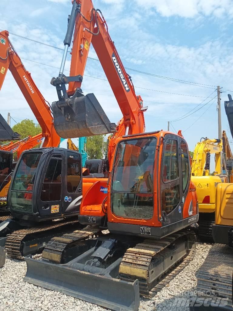 Doosan DX 75 大型油圧ショベル12t以上（パワーショベル・ユンボ）