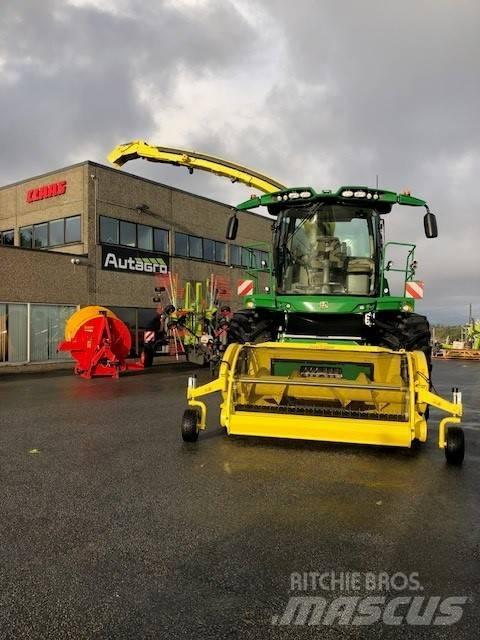 John Deere 8200 i 自走式フォレージハーベスター