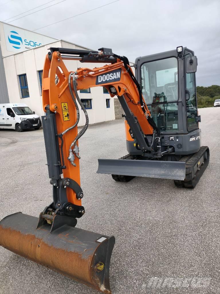 Doosan DX 27 Z ミニ油圧ショベル 7t以下（ミニユンボ・ミニディガー）